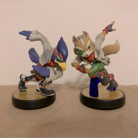 Nintendo Amiibo Lot StarFox Fox and Falco Smash Bros 3ds Wii U Switch - Picture 1 of 3